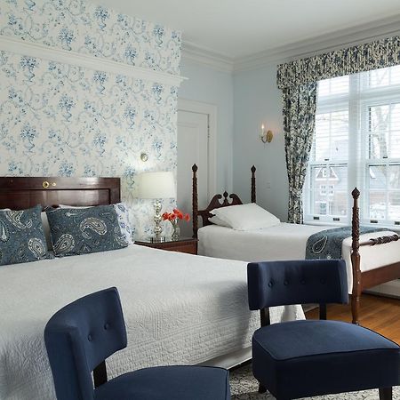 Four Chimneys Inn Беннингтон Экстерьер фото