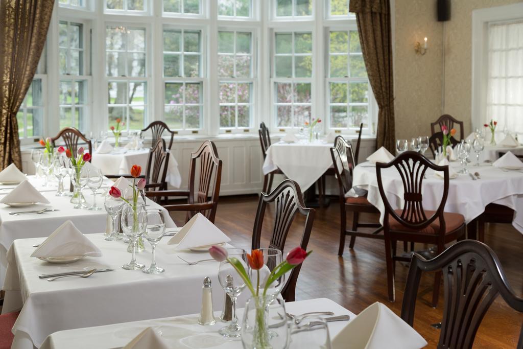 Four Chimneys Inn Беннингтон Экстерьер фото
